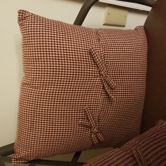 Farmhouse style winter decor pillows - Picture 10 of 12